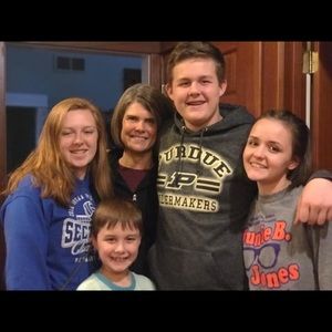 Meet your Posher, Angie